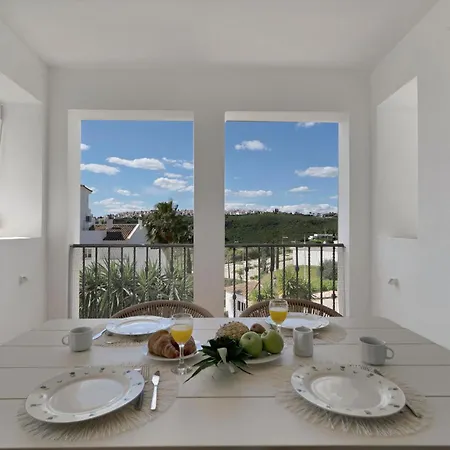Palm Residency - Beachside With Free Parking *