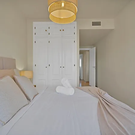 Palm Residency - Beachside With Free Parking