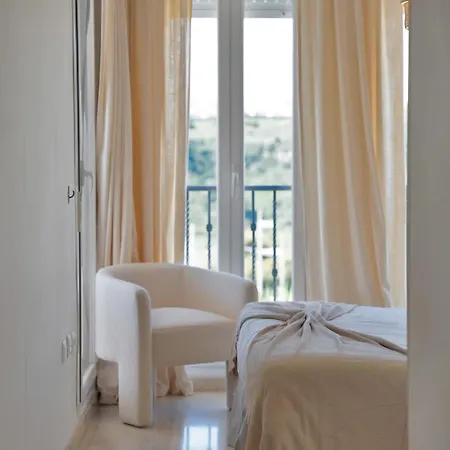 Palm Residency - Beachside With Free Parking Apartment *