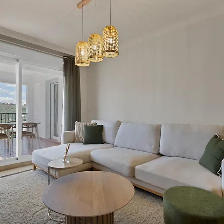 Palm Residency - Beachside With Free Parking Apartment *
