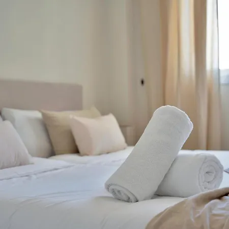 Palm Residency - Beachside With Free Parking