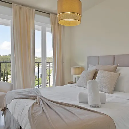 Palm Residency - Beachside With Free Parking *